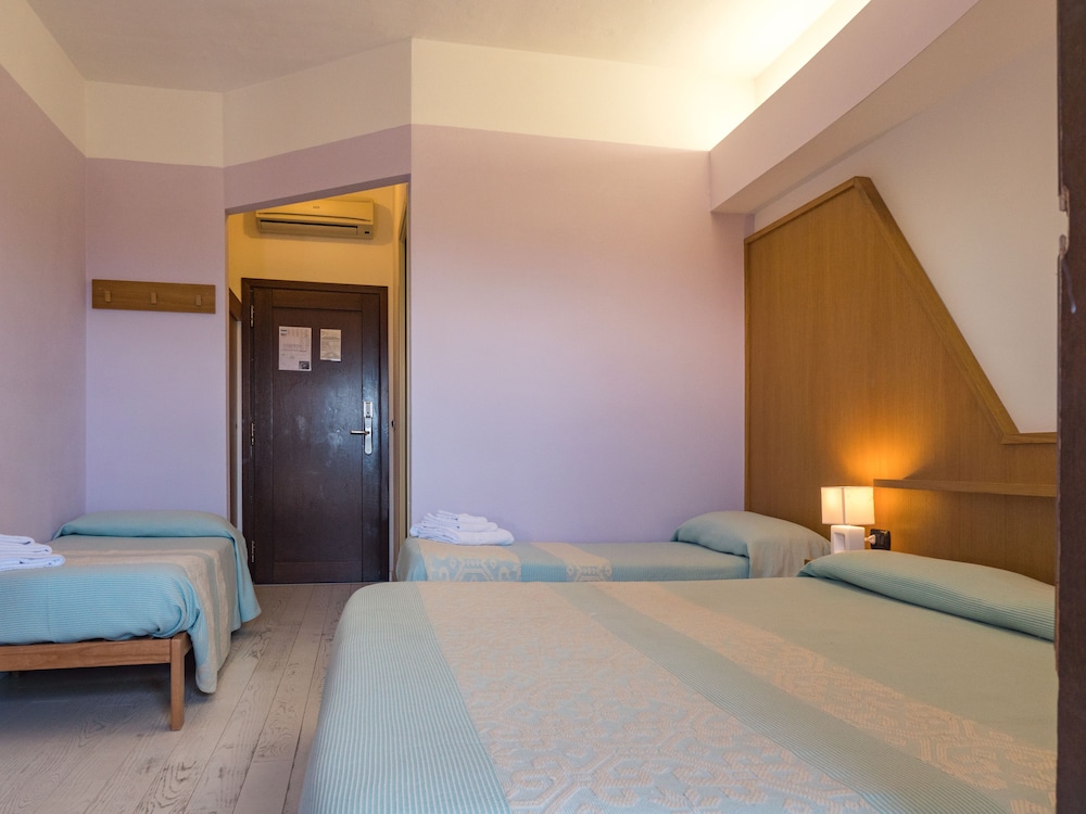 Hotel Cala Reale 18/65