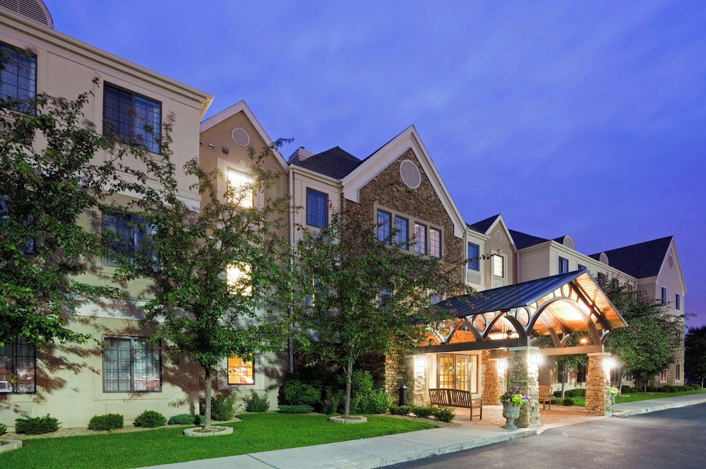 Candlewood Suites Eagan Arpt South - Mall Area, an IHG Hotel 4/68