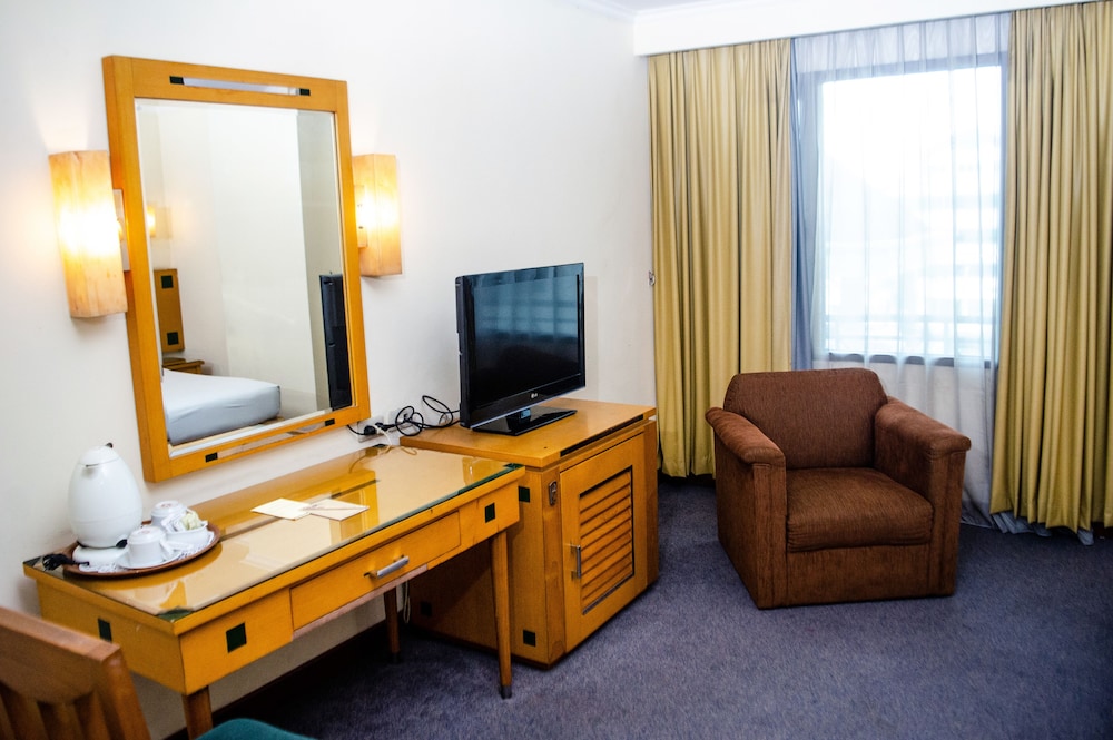 Mega Anggrek Hotel and Convention 36/57