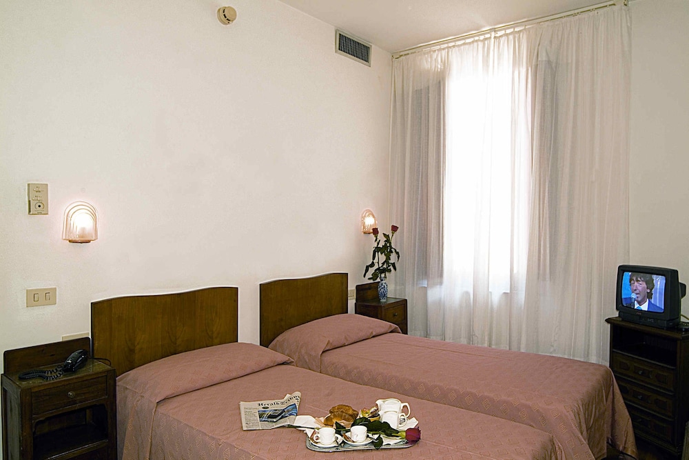 Hotel Savoia E Campana 16/72