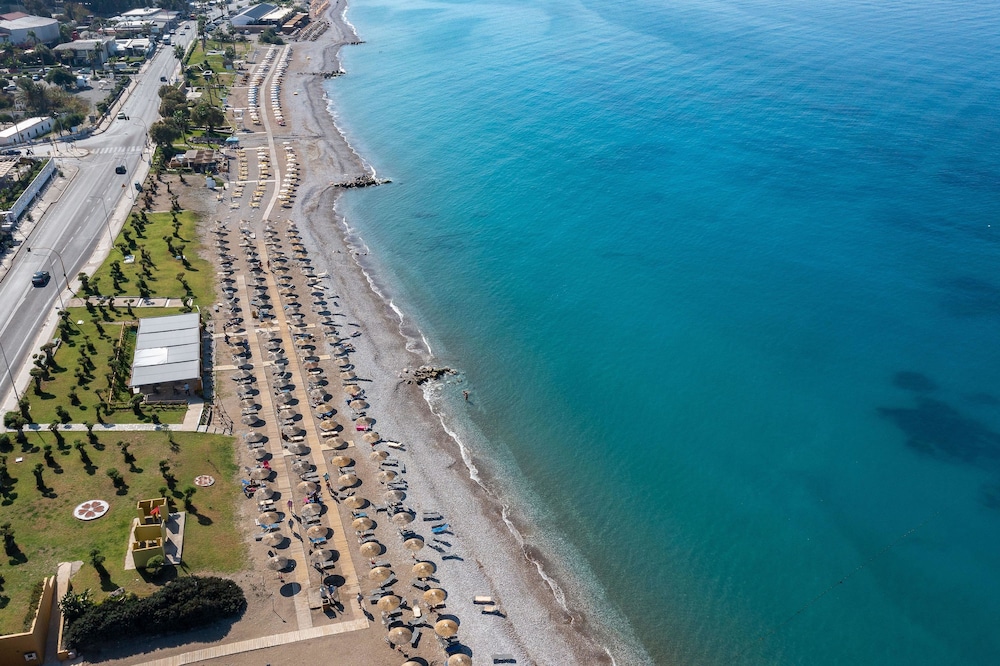 Dionysos Hotel 72/76