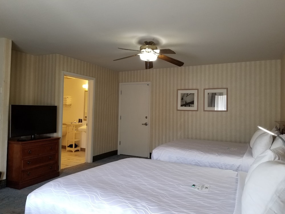 Wharf Inn 12/72