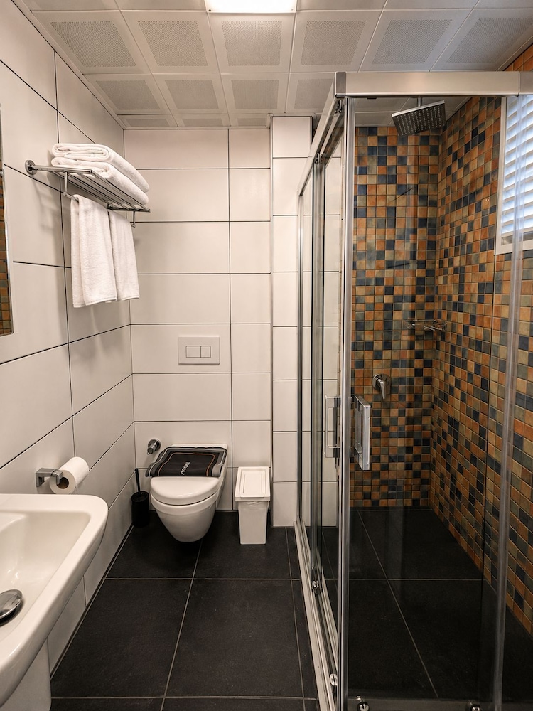 Calis Hotel 43/48