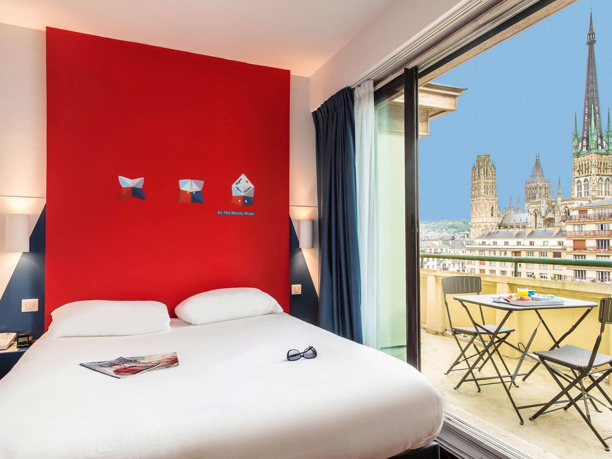 غرفة قياسية بسريرين منفصلين بشرفة، Ibis Styles Rouen Centre Cathedrale 3/10