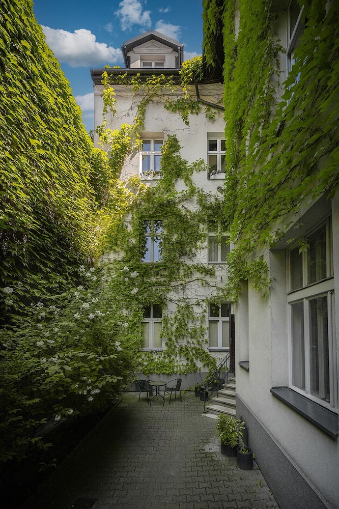 Antique Apartments Old Town 77/79