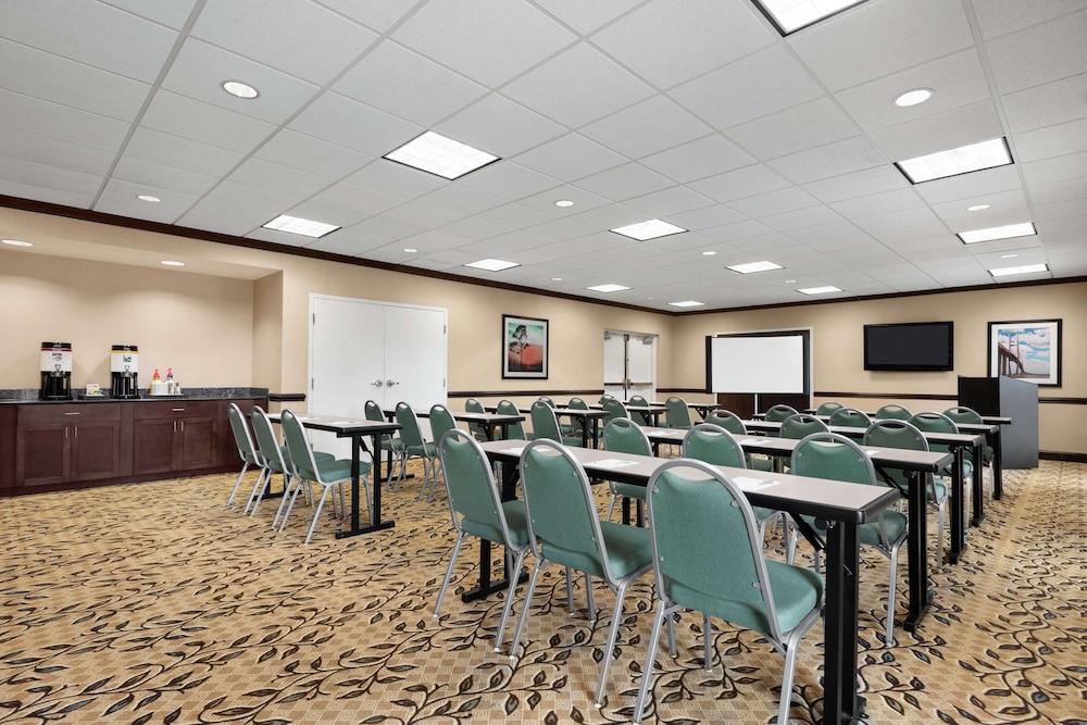 Hampton Inn Suites Brunswick 41/45