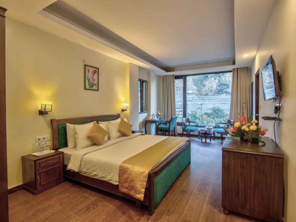 The Katoch Grand Resort 9/50