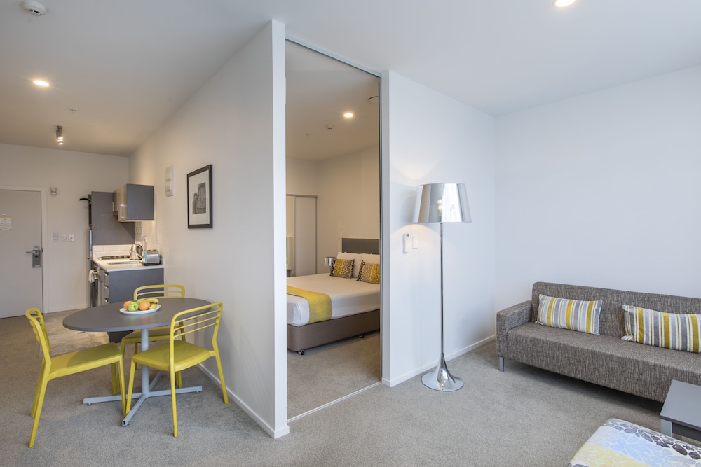 Quest On Thorndon 33/57