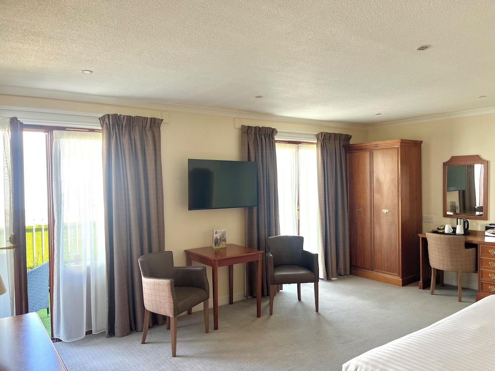 The Priory Hotel 28/48