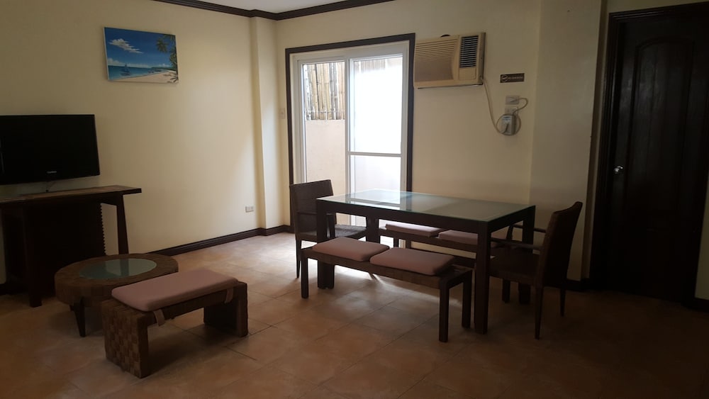 Sheridan Villas Boracay 18/25