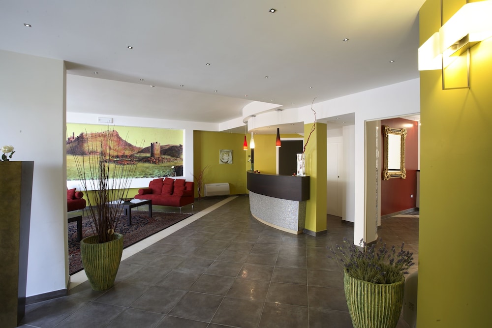 Janus Hotel 6/69