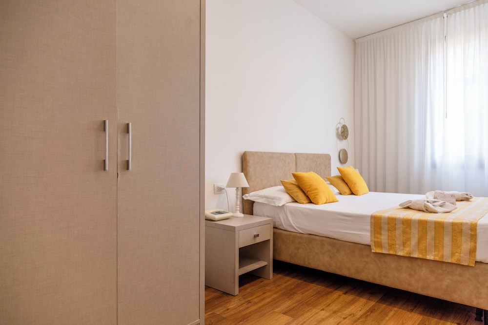 CLASSIC, DOUBLE OR TWIN BED