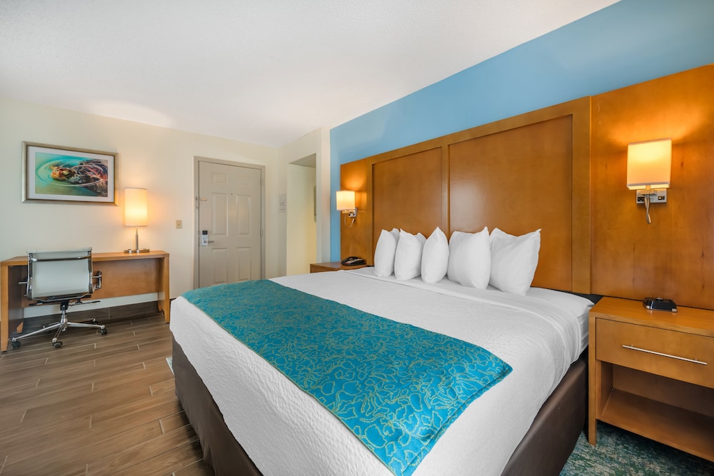 Tropical Winds Resort 16/50