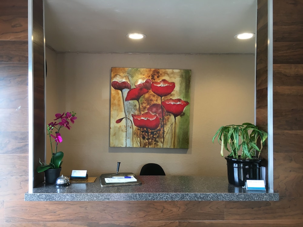 Del Amo Inn 5/26