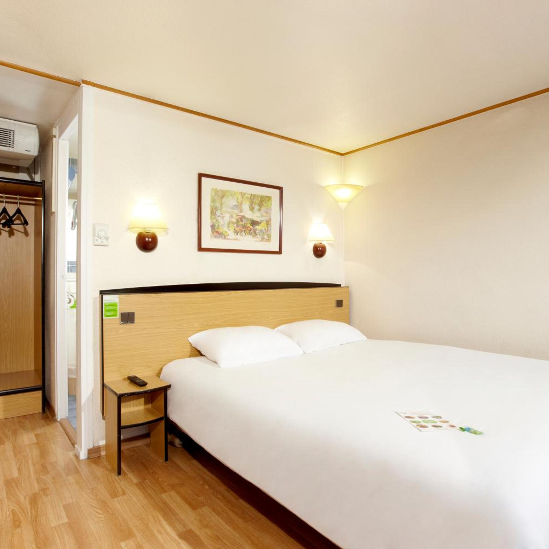 Room, Double Bed