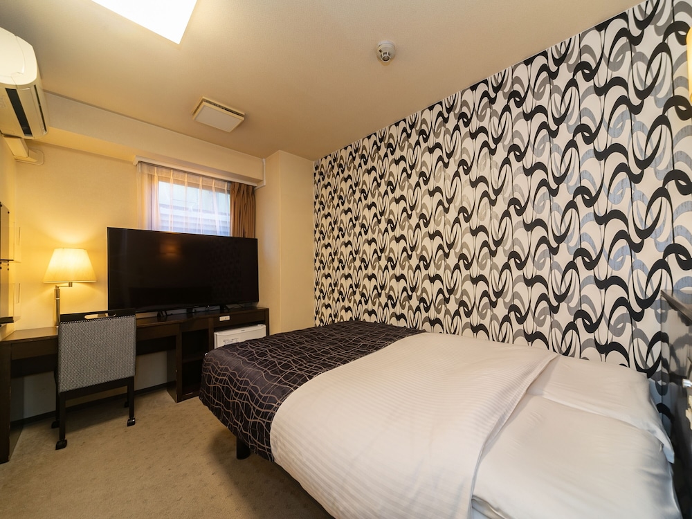 SEMI ROOM, SEMI DOUBLE BED, SMOKING