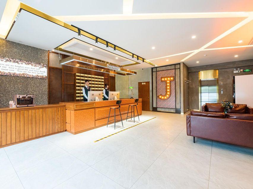 James Joyce Coffetel (Shitang Road store, laohushi bathing beach, Beidaihe, Qinhuangdao) 4/21