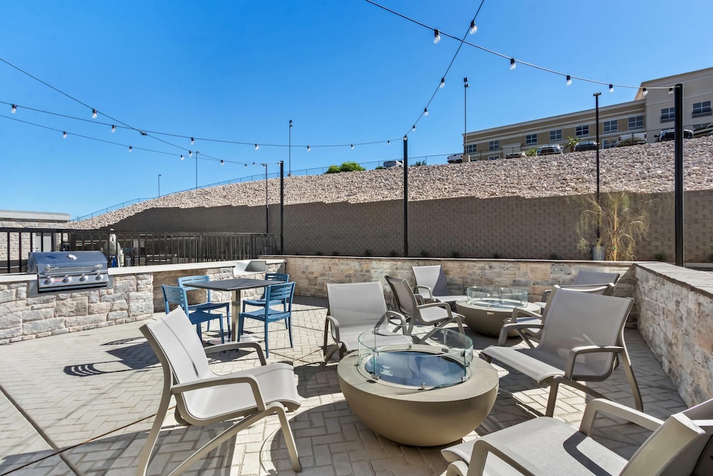 Everhome Suites Yuma East I-8 31/50