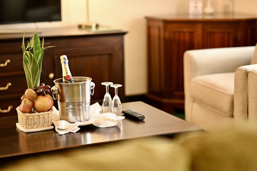 The Midland Hotel 19/50