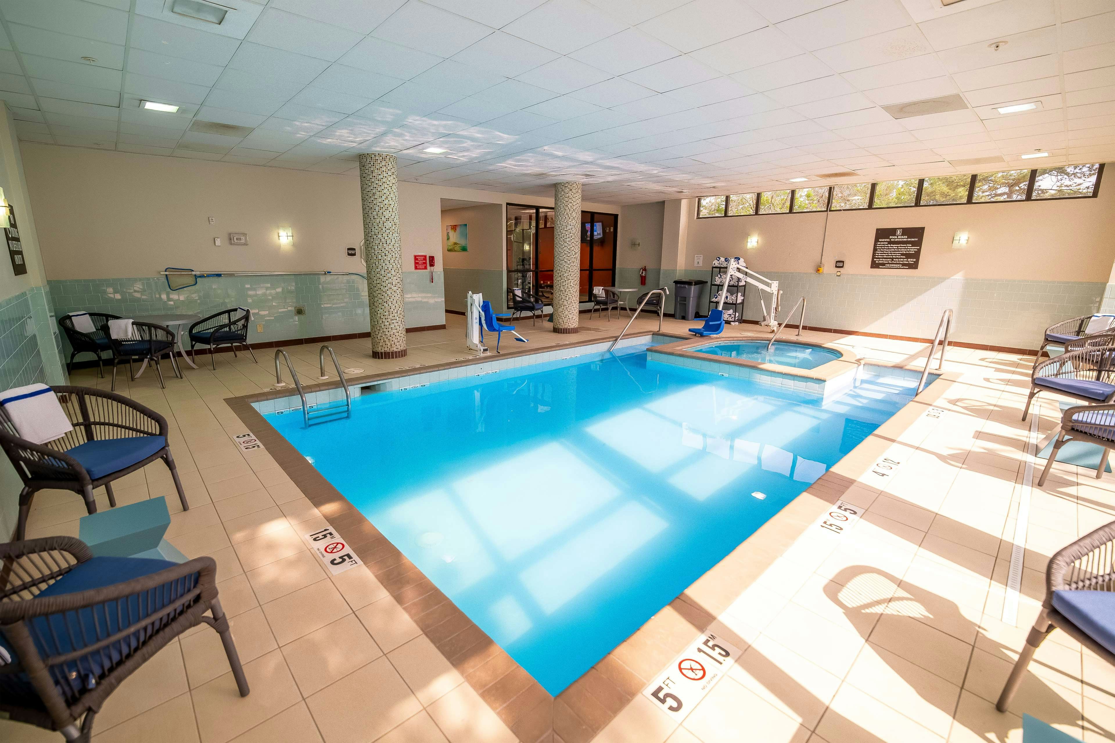 Embassy Suites by Hilton Kansas City Overland Park 22/50