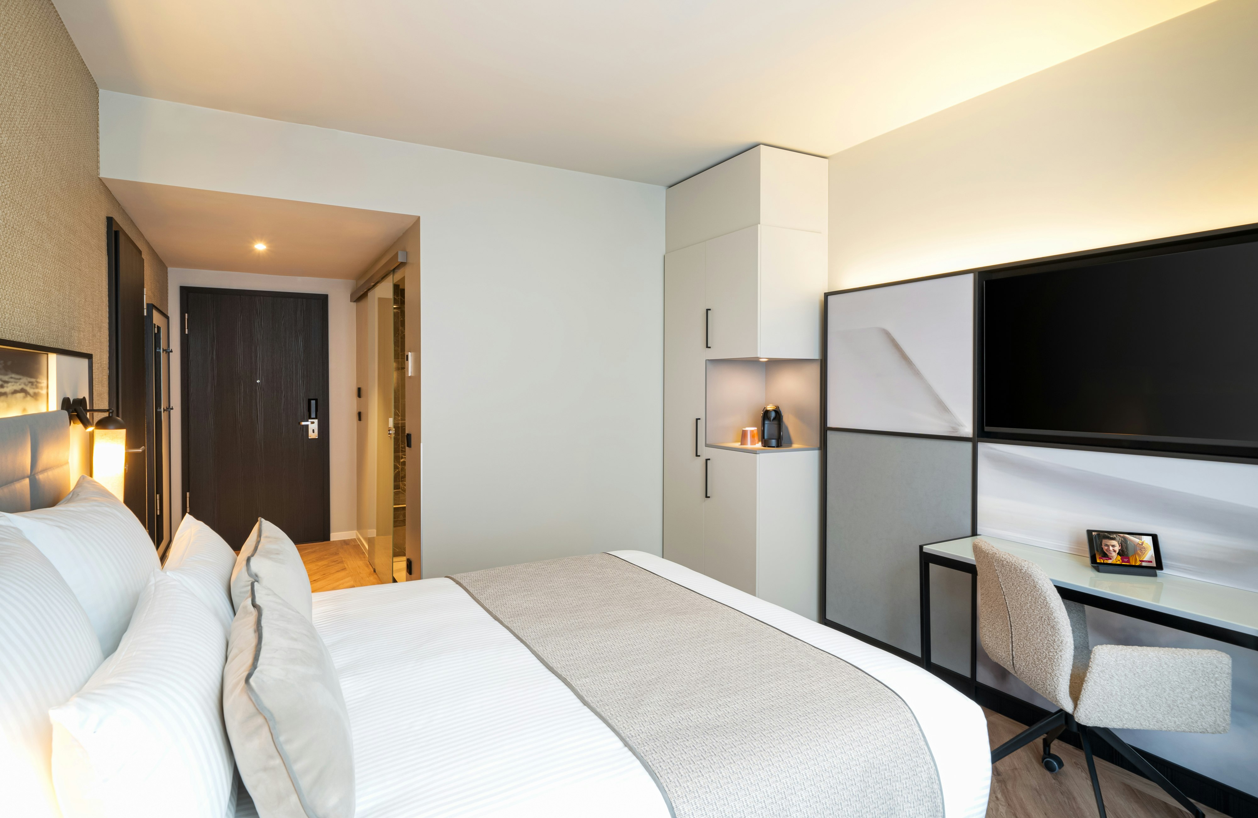Deluxe, Double Bed