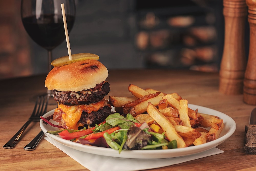 The Tavern Steakhouse And Lodge 35/54