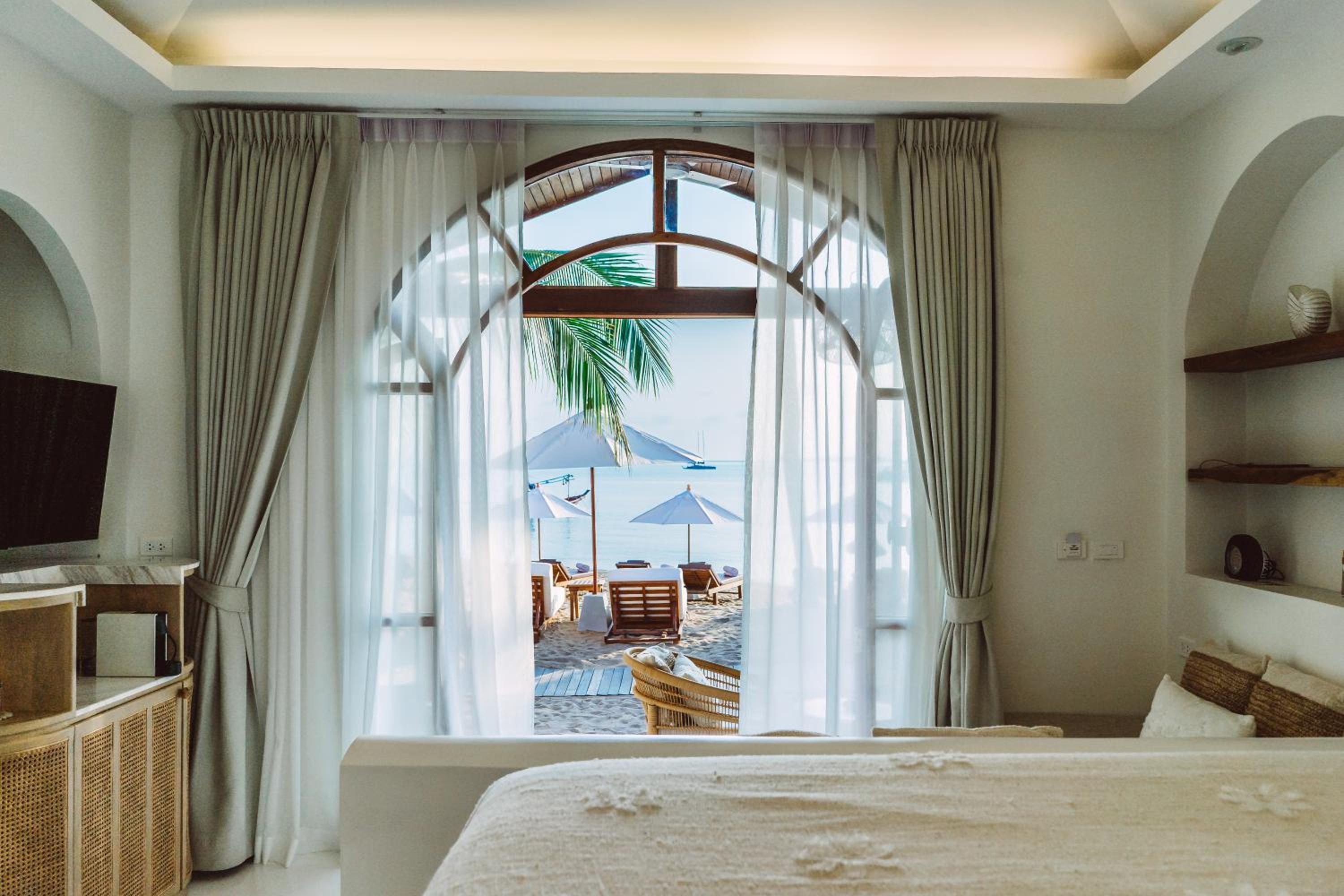 Beachfront Suite
