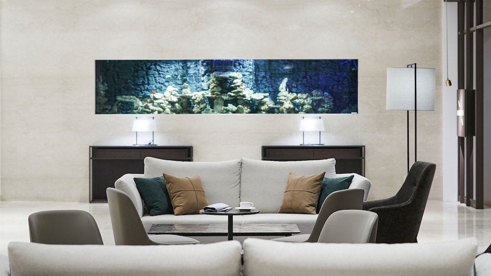 The Suites Hotel Jeju 66/73