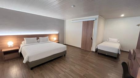 Deluxe, Family, Suite, Double Bed, Smoking