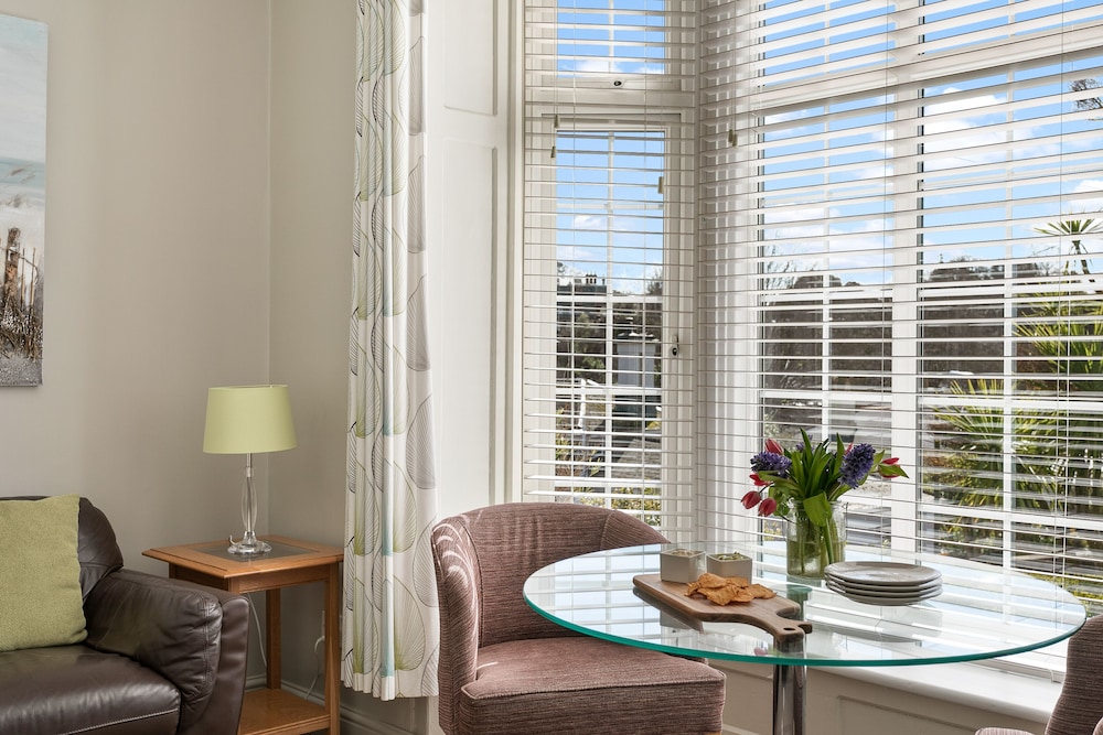 Bedford House Apartments 23/45