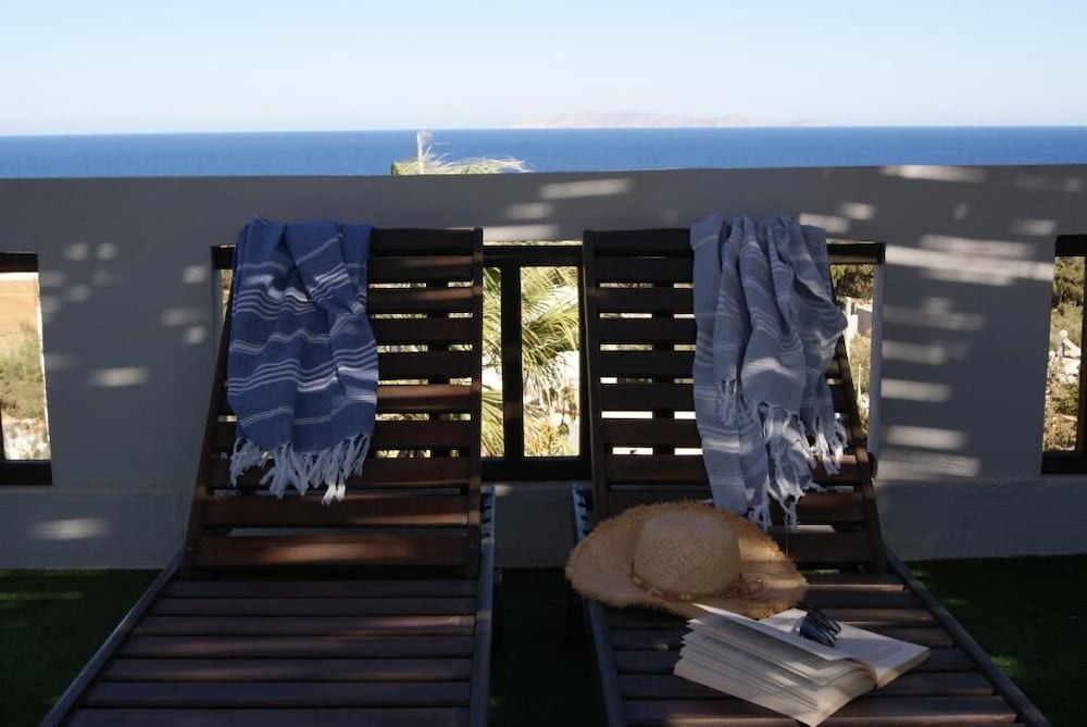 Thalia Bloom Apartments in MALEVIZI