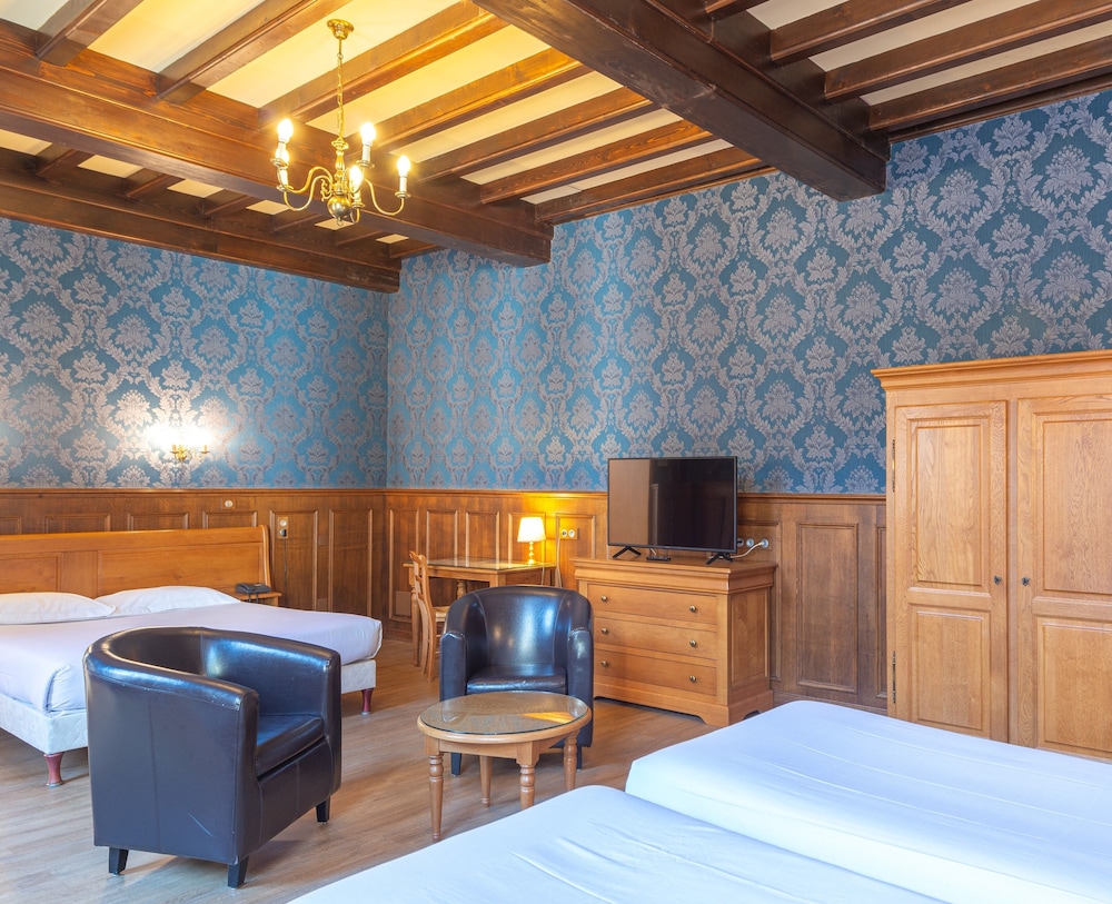 Hotel De La Cloche 16/42