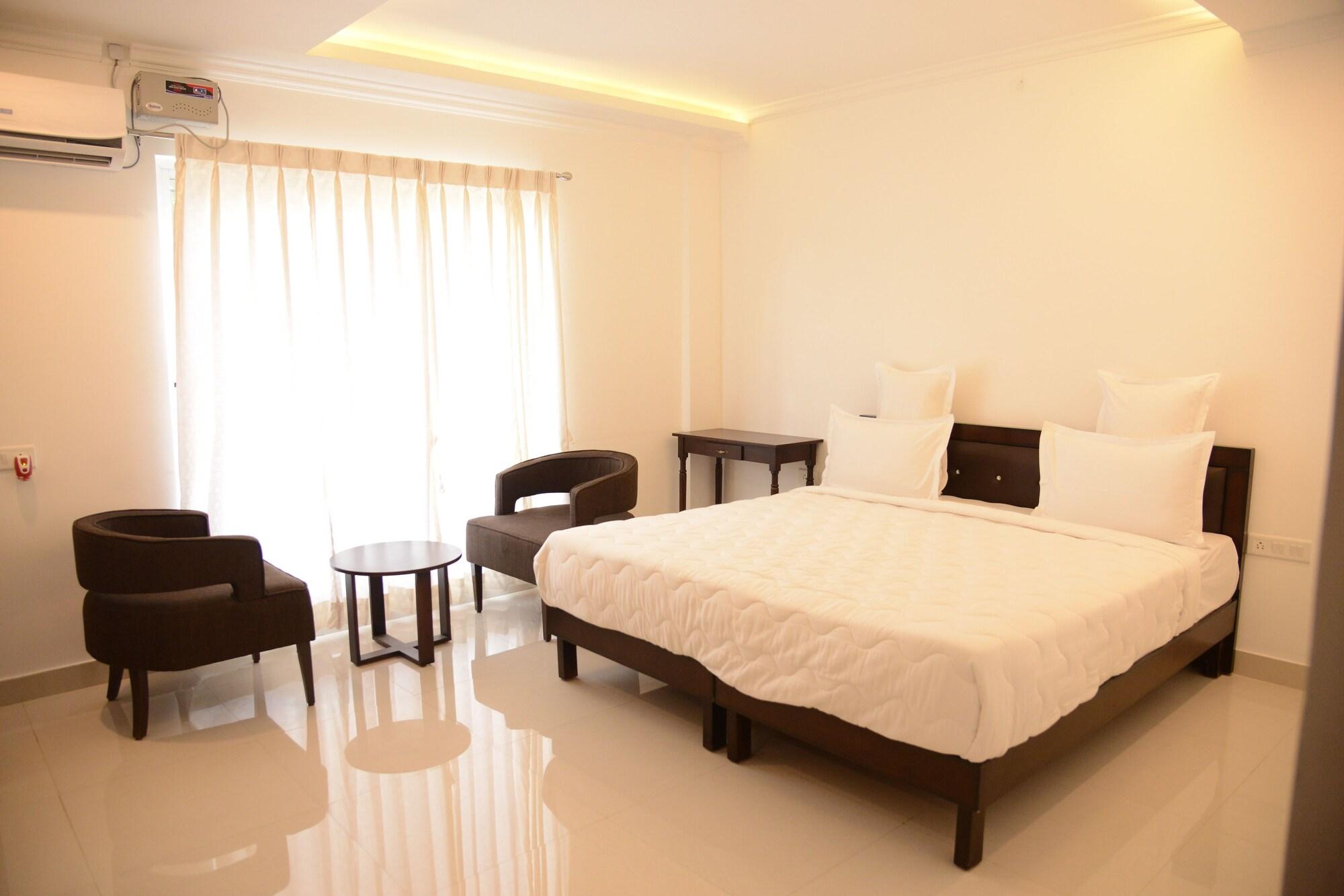 Hotel Rr Grand 7/13