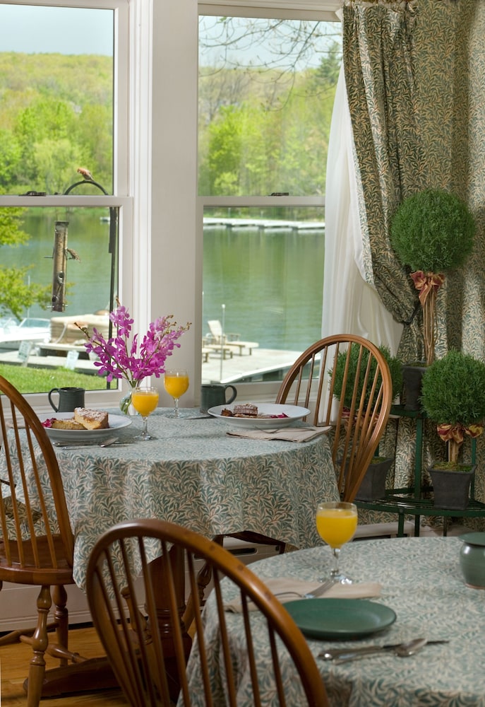 Lake Pointe Inn 36/50