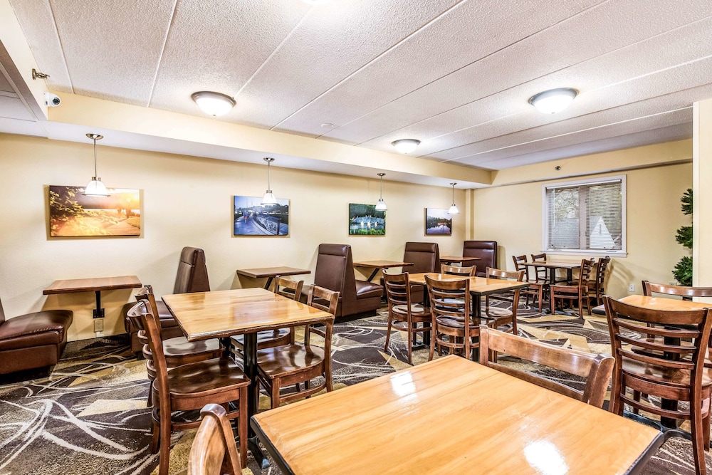Econo Lodge Mayo Clinic Area 27/35
