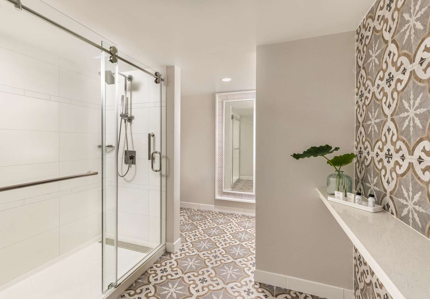 The Singer Oceanfront Resort, Curio Collection by Hilton 14/56