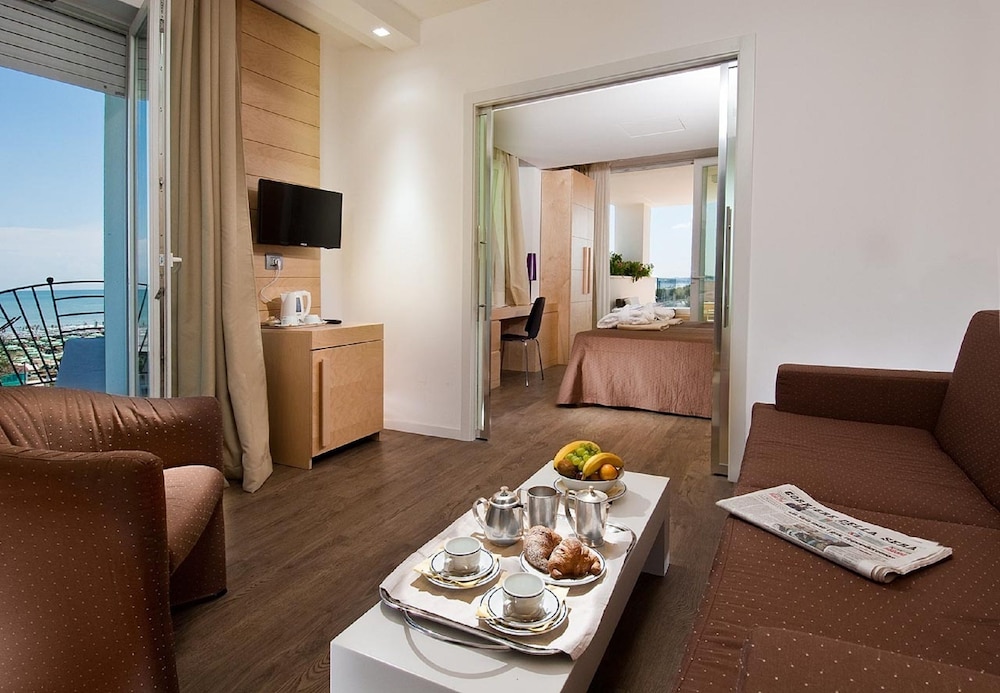 Hotel Sarti 18/32