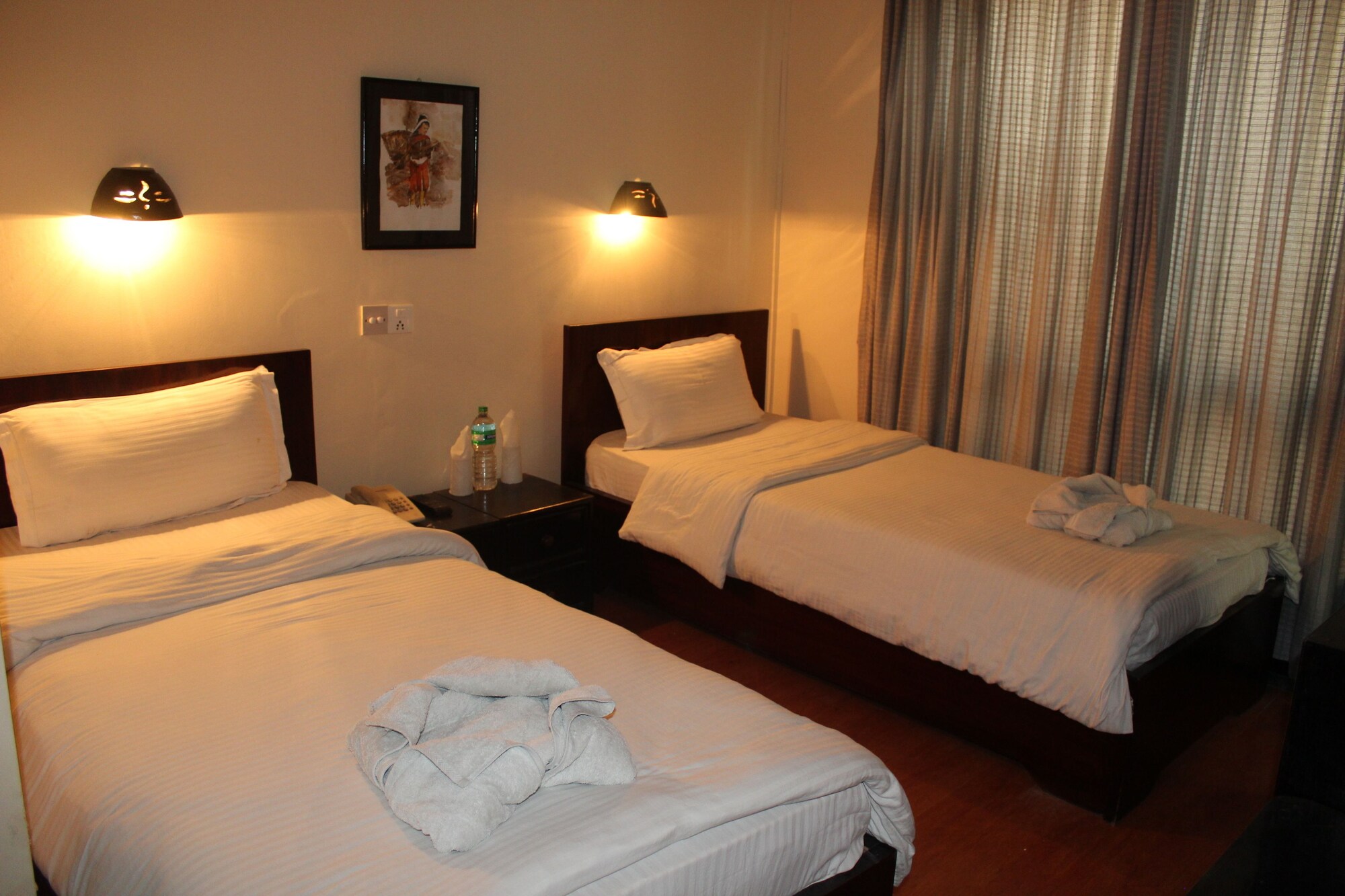 DELUXE, TWIN BEDS