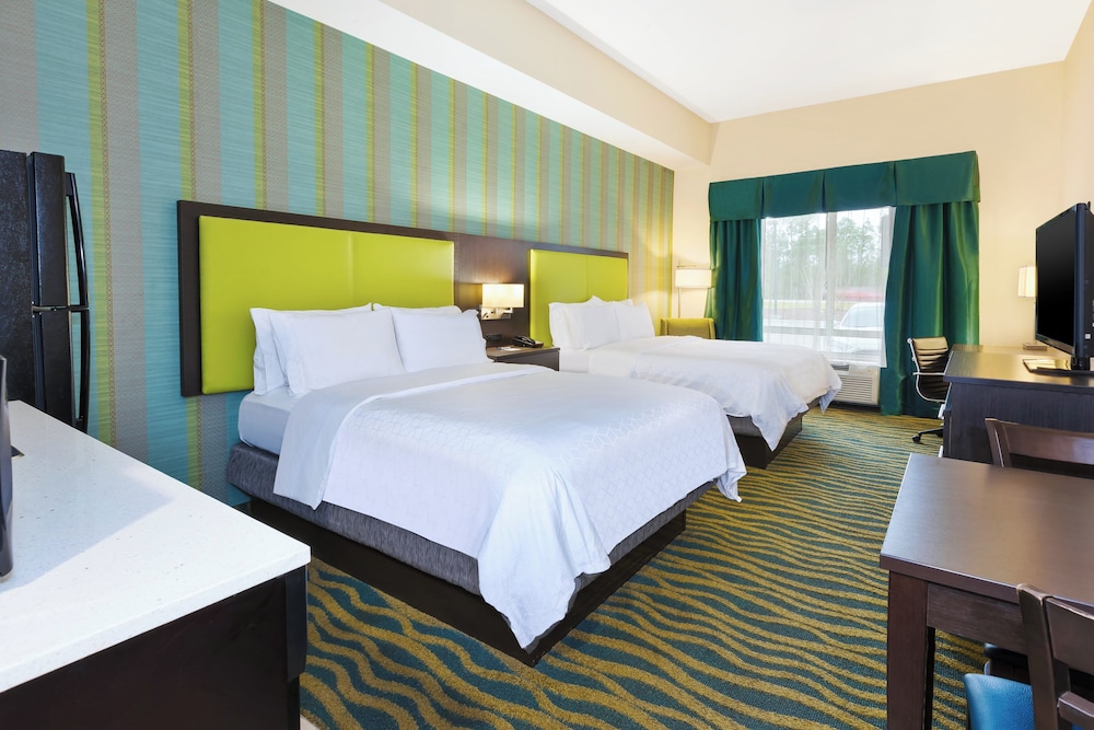 Standard, 2 Queen Beds, Extra Floor Space