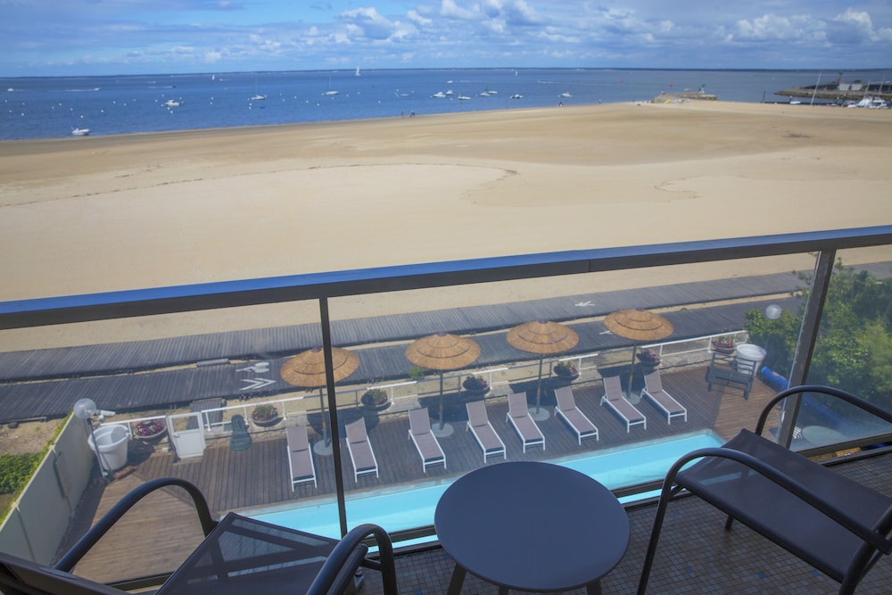 ARC HOTEL SUR MER 51/62