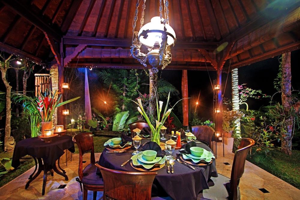 The Mahogany Villa 27/50