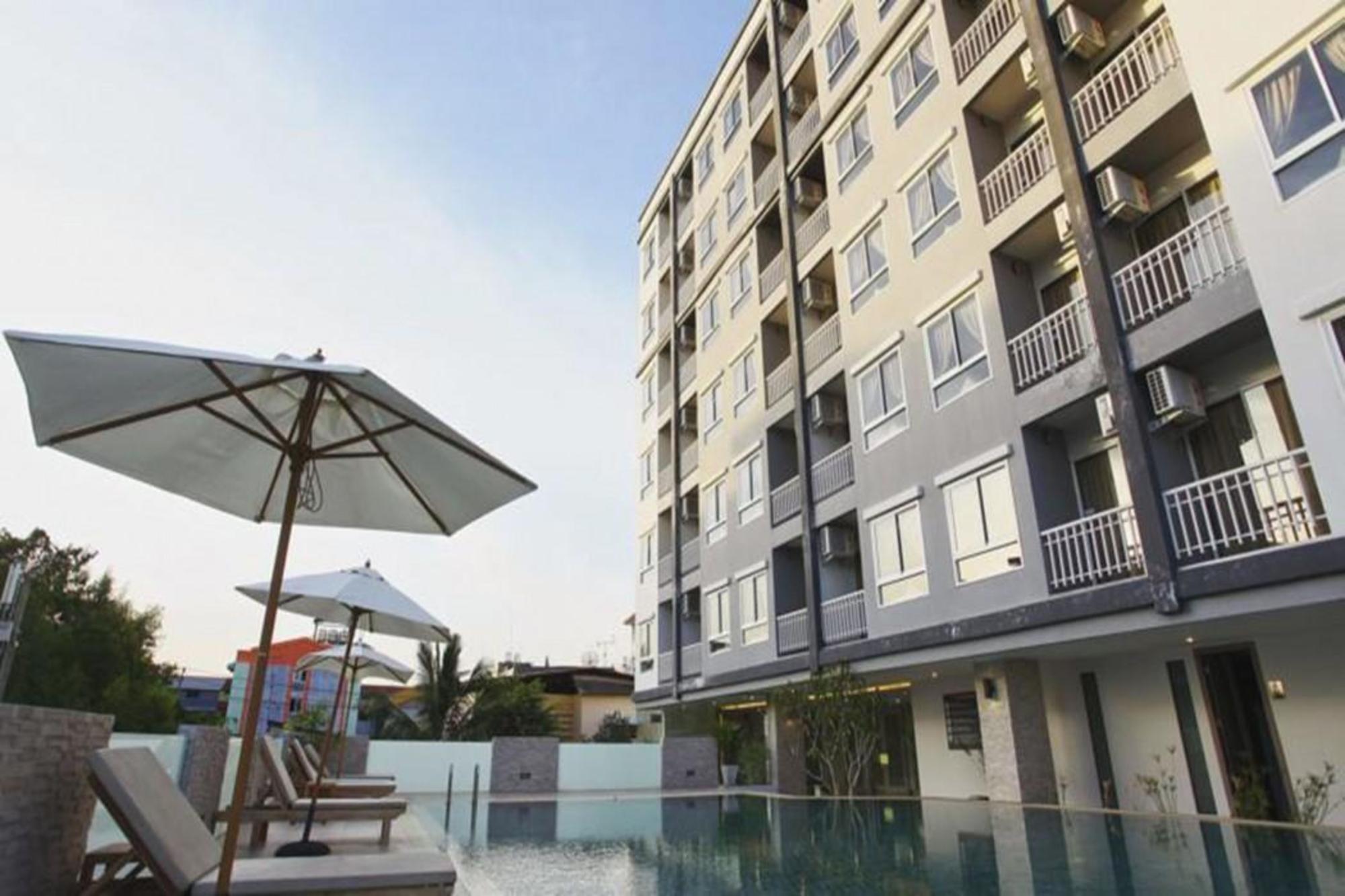 Leenova Hotel 3/50