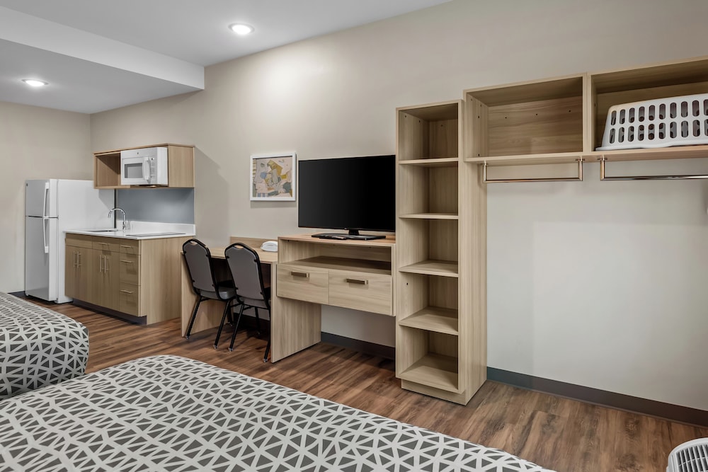 WoodSpring Suites Petersburg near Fort Lee 39/54