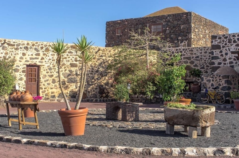 Hotel Rural Mahoh 60/64