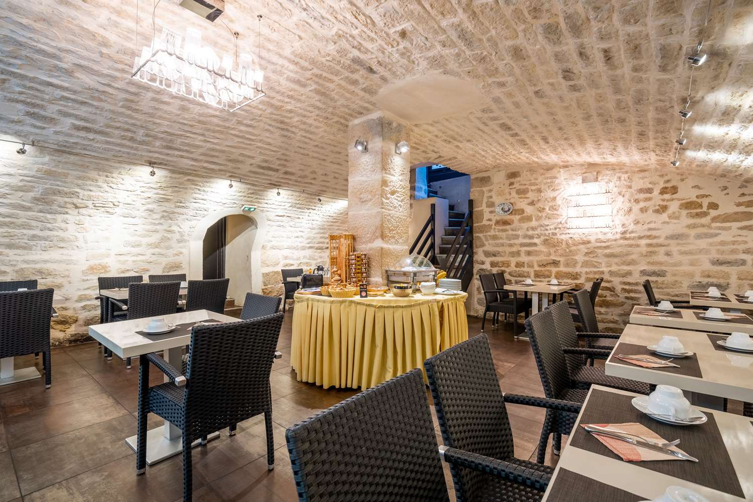 Logis Hotel Darcy Dijon Centre 7/13