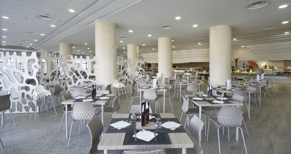 Hotel Puente Real 43/62