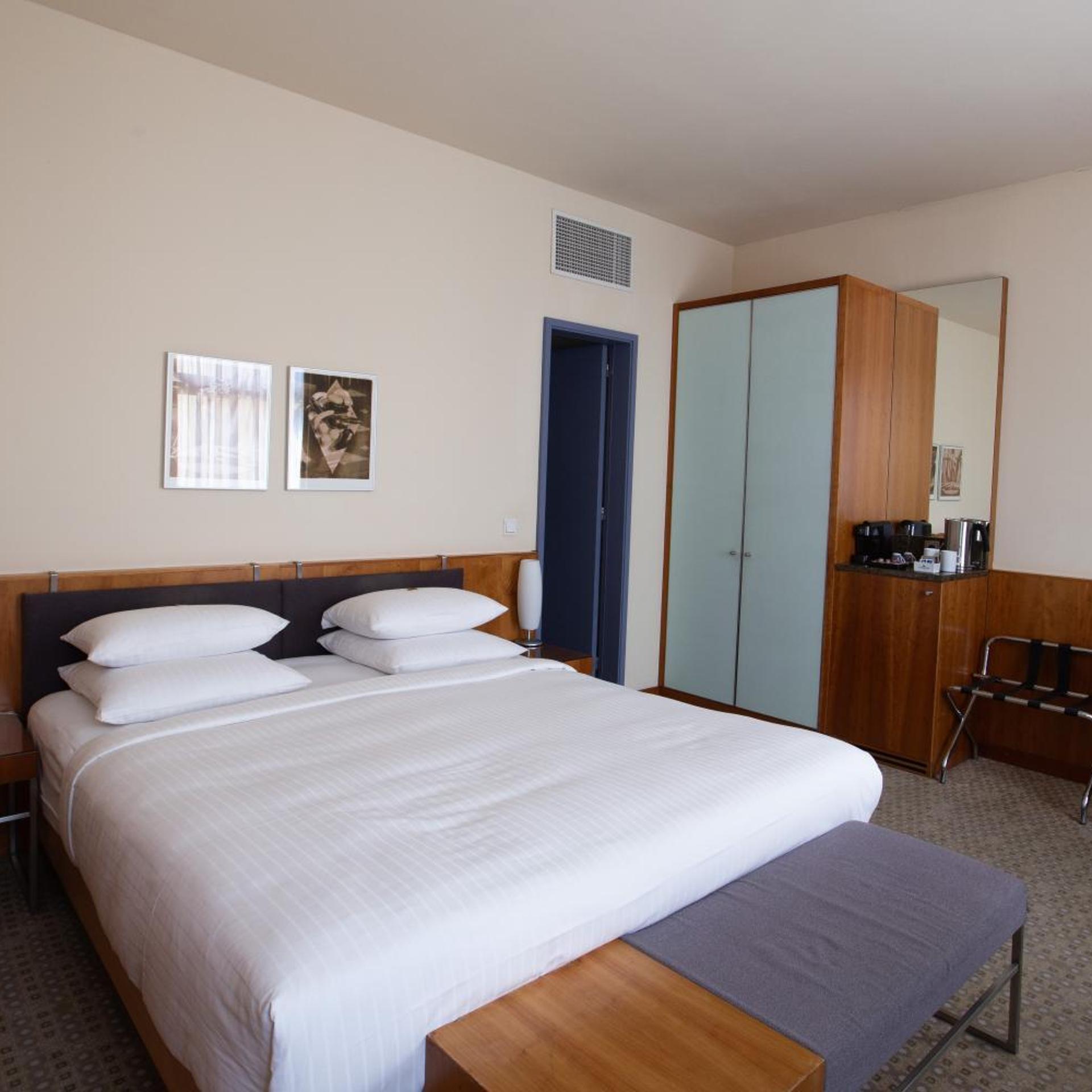 Urban, Superior, King Bed