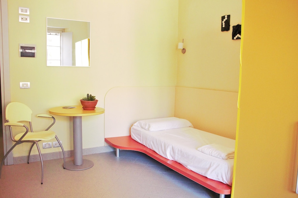 ECONOMY, QUADRUPLE, SHARED BATHROOM