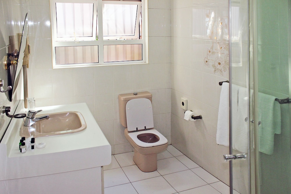 Durban Manor Guest House 36/38
