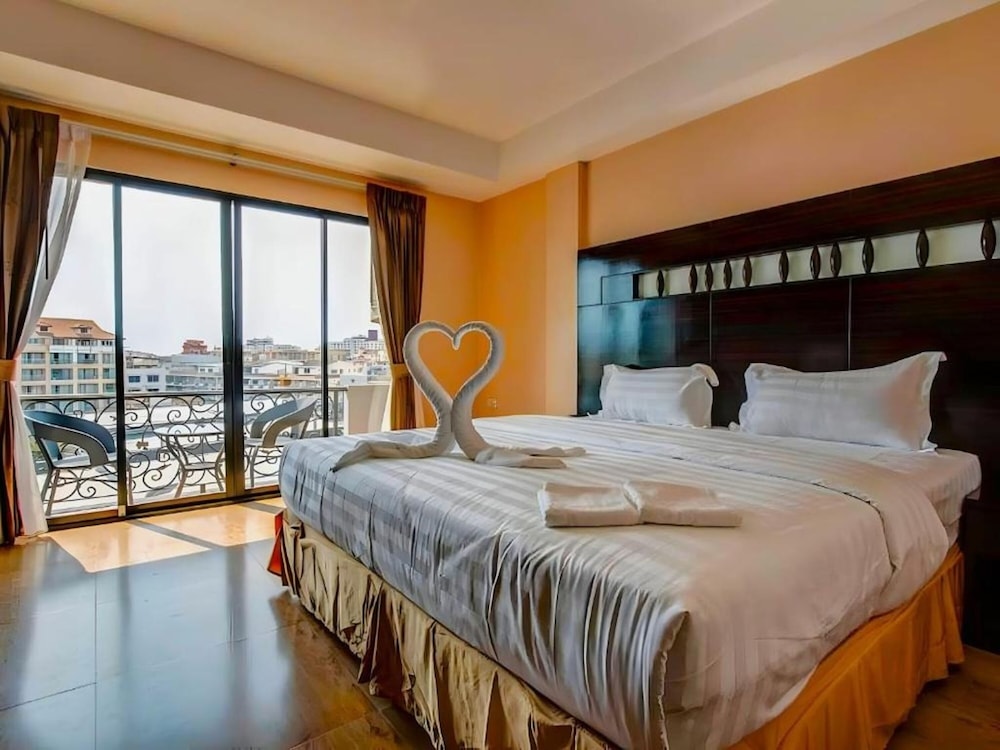 DELUXE, DOUBLE BED
